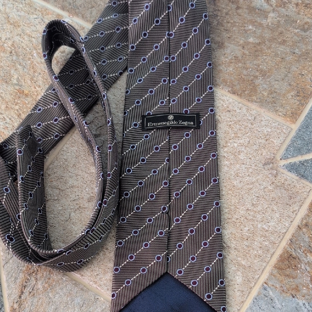 Ermenegildo Zegna Brown and Burgundy  Geometric Pattern 100%silk MADE IN ITALY.